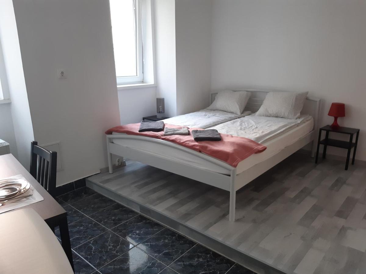 Apartment Small At Corvin Negyed Budapest