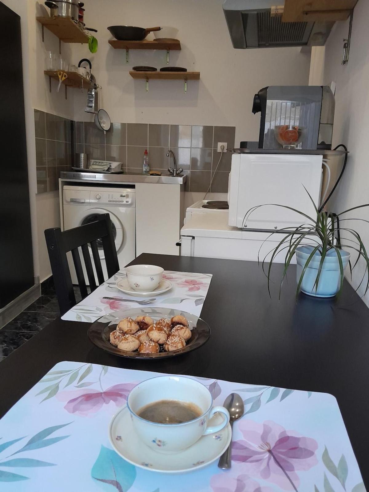 Apartment Small At Corvin Negyed *